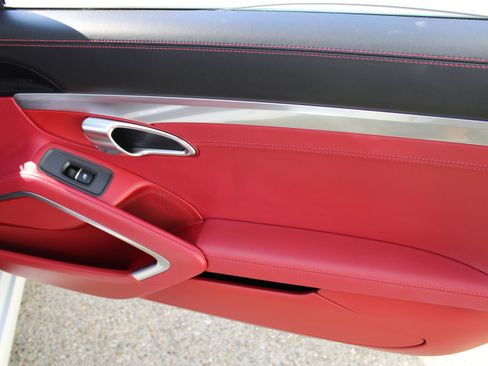 Certified 2019 Porsche 911 Carrera S image 33