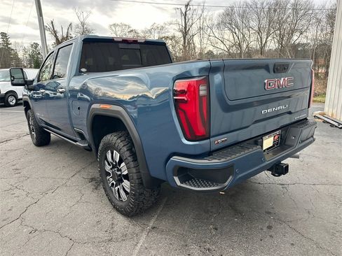 Used 2024 GMC Sierra 2500 Denali w/ Denali Reserve Package image 8