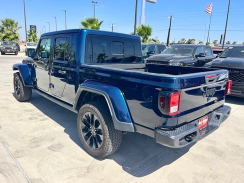 Used 2025 Jeep Gladiator Sport AWD/4WD image 4