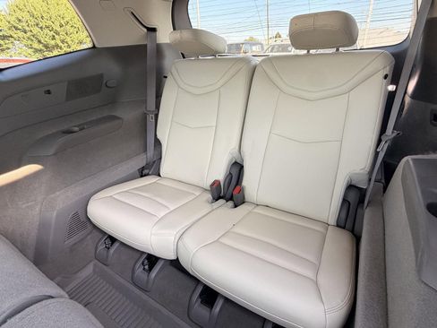 Used 2023 Cadillac XT6 Premium Luxury w/ Technology Package FWD image 7