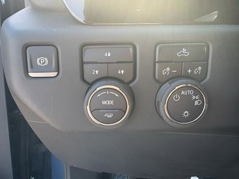 Certified 2024 Chevrolet Silverado 2500 LT AWD/4WD image 11