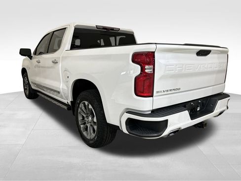 Used 2023 Chevrolet Silverado 1500 High Country w/ Technology Package image 3
