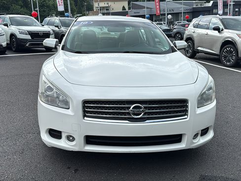 Used 2010 Nissan Maxima 3.5 SV w/ Monitor Pkg FWD image 2