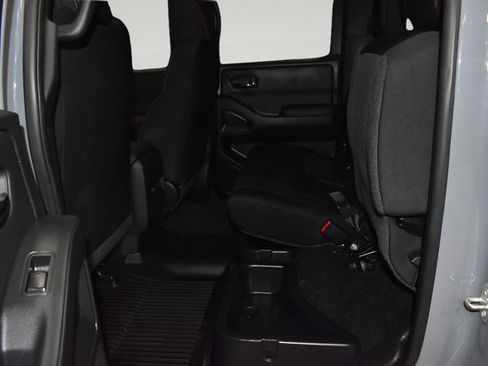 Used 2024 Nissan Frontier PRO-4X w/ Technology Package AWD/4WD image 11