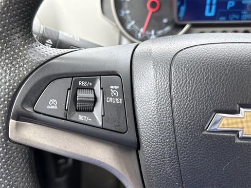 Used 2015 Chevrolet Sonic LT image 18