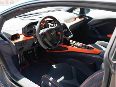 Used 2024 Lamborghini Revuelto AWD/4WD image 16
