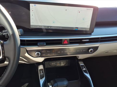 Certified 2025 Kia Sorento S w/ Panoramic Sunroof Package image 16