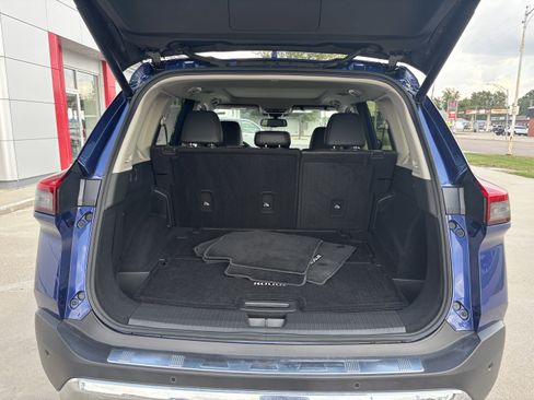 Used 2023 Nissan Rogue Platinum image 9