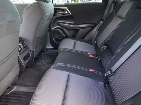 Used 2023 Mitsubishi Outlander ES image 22