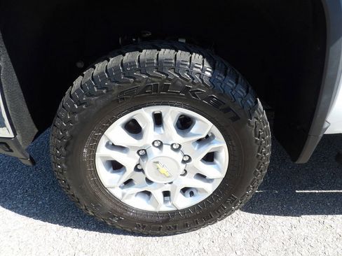 Used 2024 Chevrolet Silverado 2500 LT AWD/4WD image 53