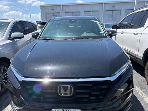 Used 2023 Honda CR-V LX image 2