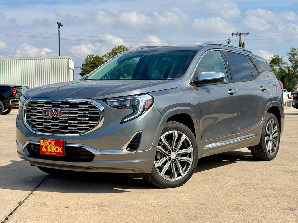 Used 2020 GMC Terrain Denali w/ Denali Premium Package FWD image 1