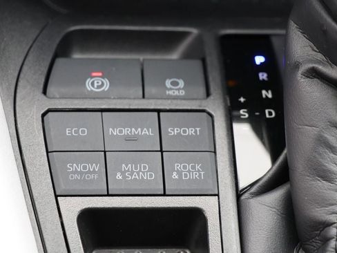 Used 2025 Toyota RAV4 XLE w/ Convenience Package image 25