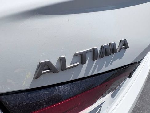 Used 2025 Nissan Altima 2.5 SV FWD image 25
