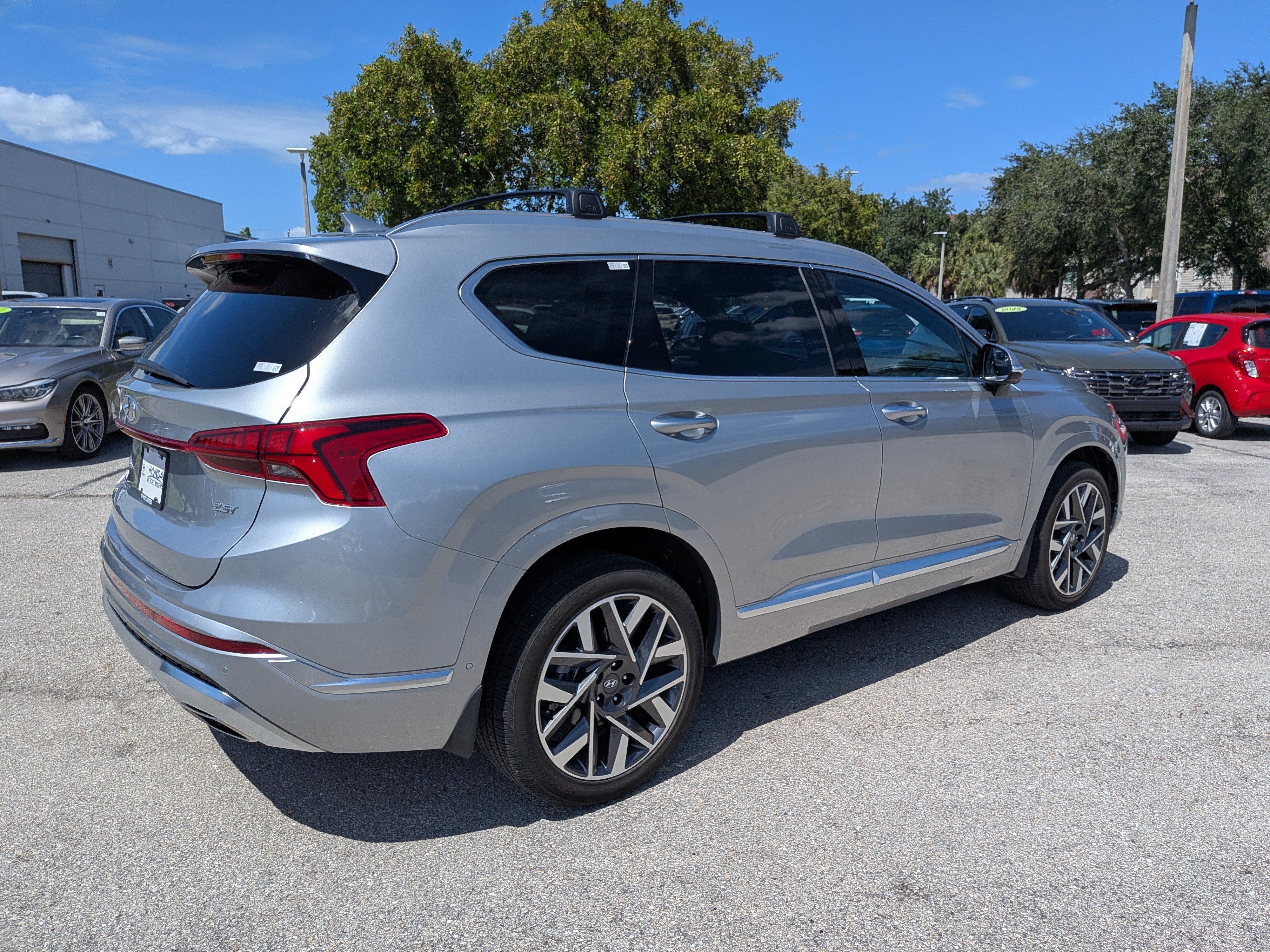 Used 2023 Hyundai Santa Fe Calligraphy FWD image 4