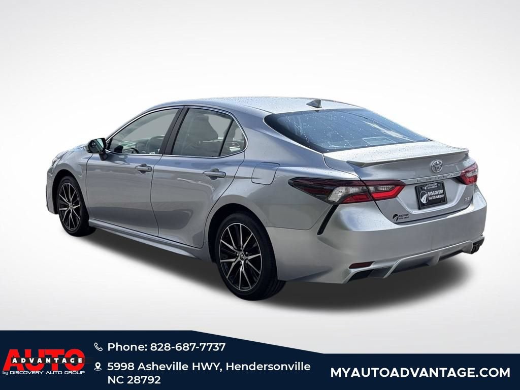 Used 2024 Toyota Camry SE FWD image 4