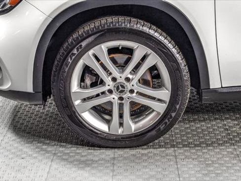Used 2018 Mercedes-Benz GLA 250 4MATIC image 35