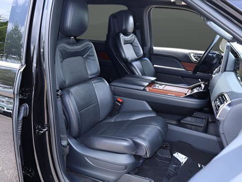 Used 2024 Lincoln Navigator Reserve AWD/4WD image 23