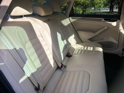 Used 2016 Volkswagen Passat 1.8T FWD image 17