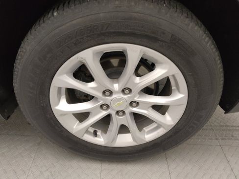 Used 2018 Chevrolet Equinox LT w/ LPO, Floor Liner Package FWD image 31