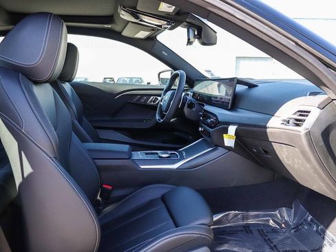 Used 2025 BMW 230i Coupe w/ Premium Package RWD image 18