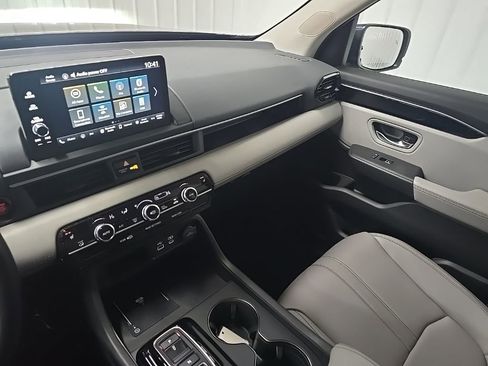 Used 2023 Honda Pilot EX-L image 25