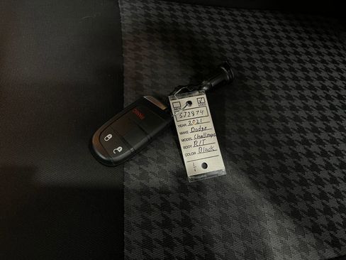 Used 2021 Dodge Challenger R/T image 33