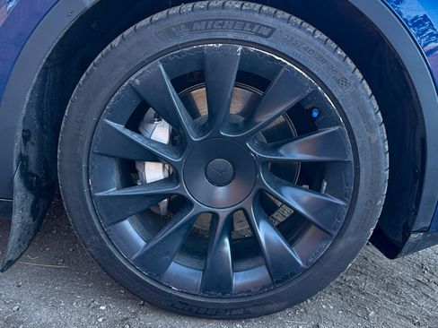 Used 2022 Tesla Model Y Long Range image 20