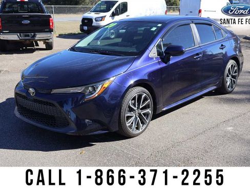 Used 2020 Toyota Corolla LE image 2