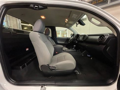 Used 2022 Toyota Tacoma SR image 17