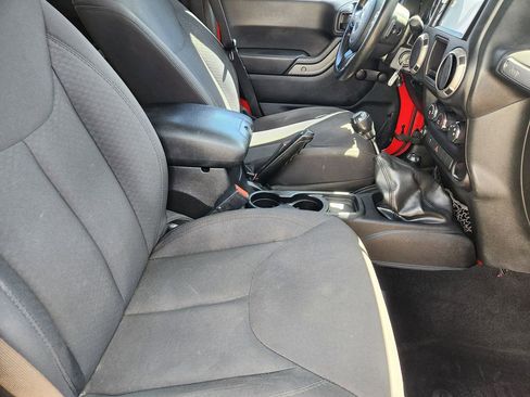 Used 2015 Jeep Wrangler Unlimited Sport AWD/4WD image 13