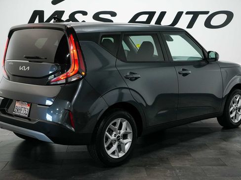 Used 2023 Kia Soul LX w/ LX Technology Package FWD image 5