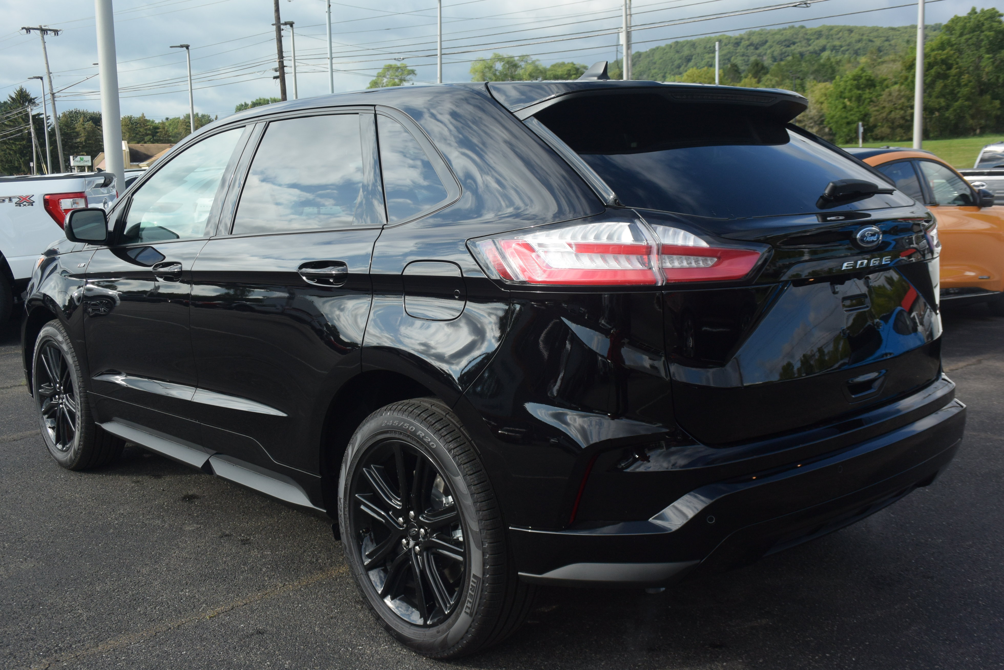 Used 2024 Ford Edge ST-Line AWD/4WD image 4
