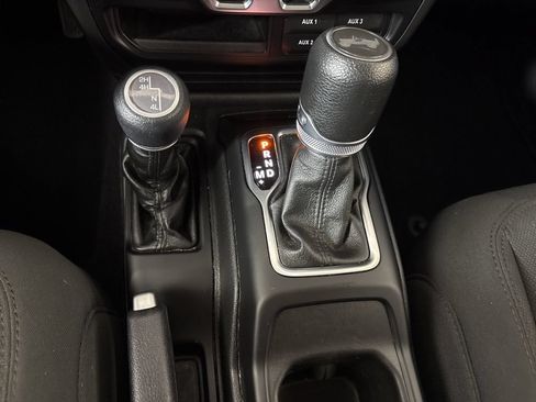 Used 2023 Jeep Wrangler Unlimited Sport AWD/4WD image 34