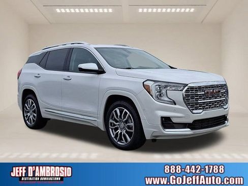 Used 2022 GMC Terrain Denali w/ Denali Premium Package AWD/4WD image 1