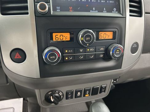 Used 2021 Nissan Frontier SV w/ Midnight Edition Floor Mats AWD/4WD image 16