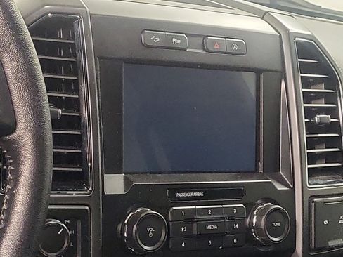 Used 2018 Ford F150 XLT w/ Equipment Group 302A Luxury AWD/4WD image 10