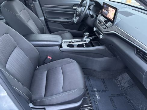 Used 2024 Nissan Altima 2.5 SV w/ SV Premium Package image 31