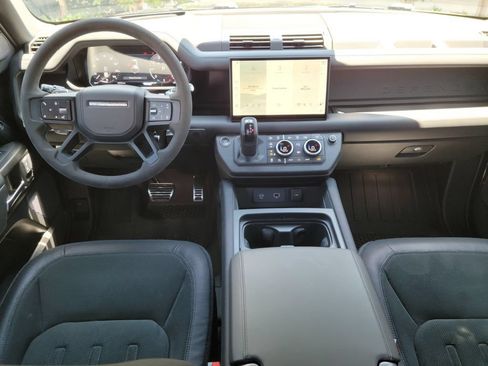 Used 2023 Land Rover Defender 110 V8 AWD/4WD image 12