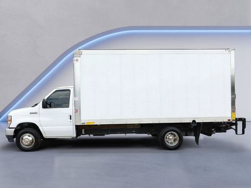 Used 2023 Ford E-450 and Econoline 450 Super Duty w/ Power Windows & Locks Group RWD image 3