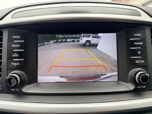 Used 2019 Kia Sorento AWD V6 image 21