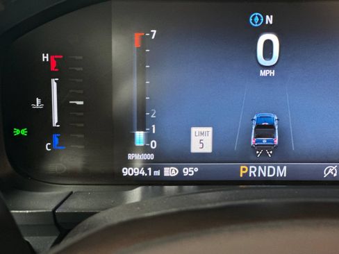Used 2025 Ford Maverick Lobo AWD/4WD image 36