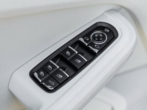 New 2026 Porsche Macan Turbo AWD/4WD image 20