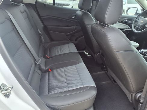 Used 2025 Chevrolet Trax LT image 20