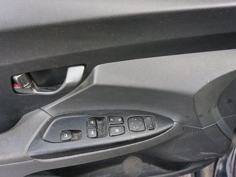 Used 2020 Hyundai Veloster Turbo FWD image 4