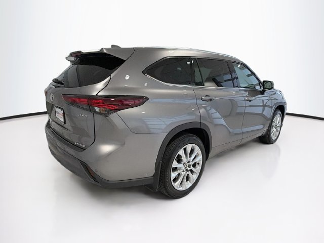 Used 2026 Toyota Highlander Limited AWD/4WD image 6