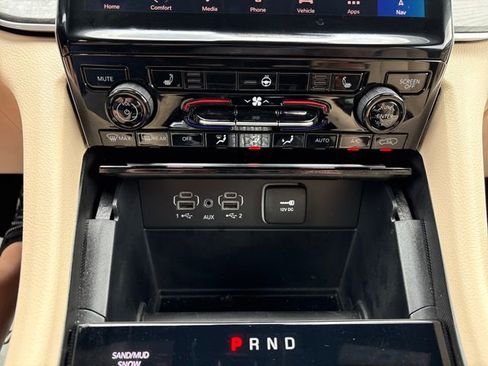 Used 2024 Jeep Grand Cherokee Limited image 19