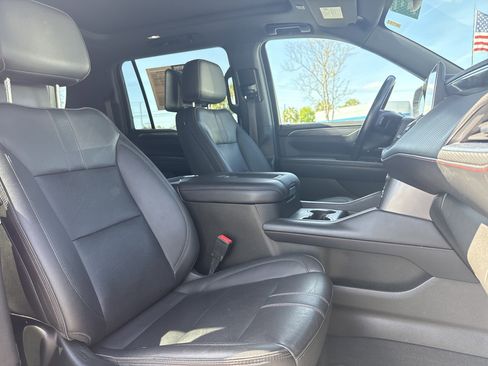 Used 2022 Chevrolet Suburban RST w/ Luxury Package image 35