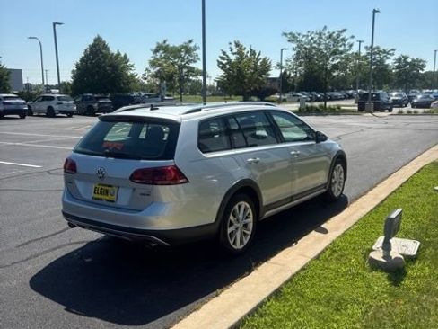 Used 2017 Volkswagen Golf Alltrack SE AWD/4WD image 5