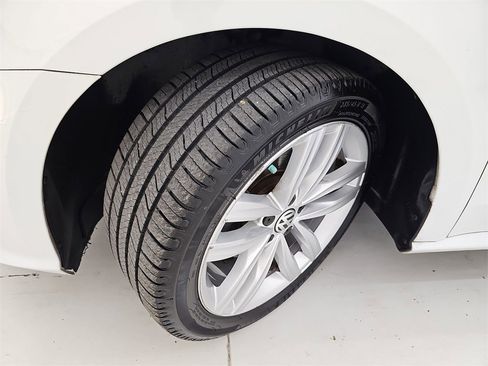 Used 2019 Volkswagen Passat 2.0T Wolfsburg w/ Wheels & Sunroof Package image 37